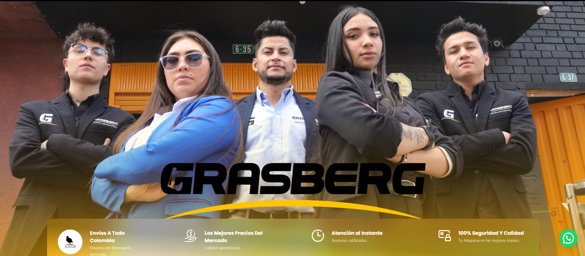 El equipo de Importadora Grasberg frente a su sede